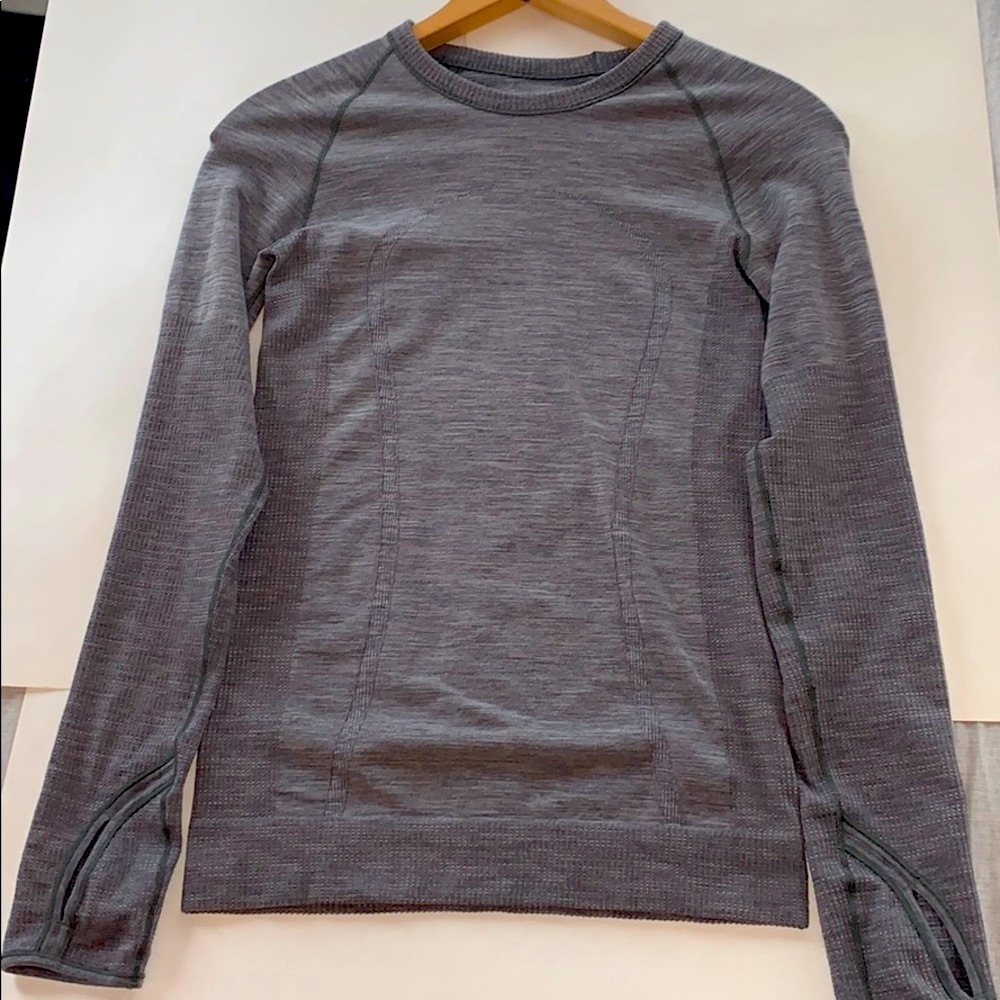Lululemon Gray Long Sleeve Pullover Top